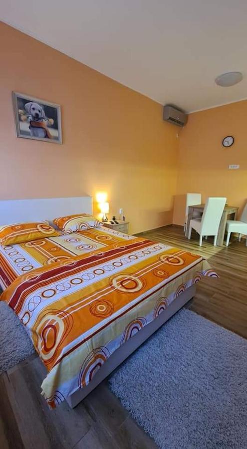 Ales Apartman Sombor Buitenkant foto