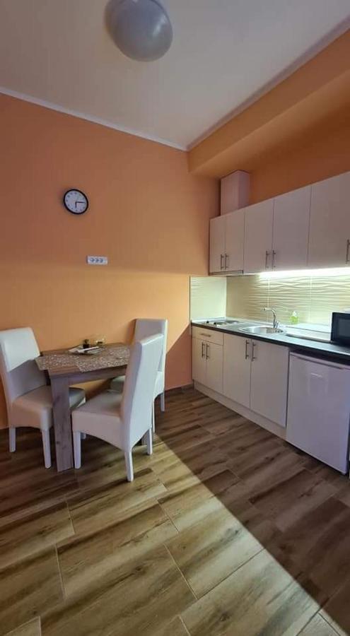 Ales Apartman Sombor Buitenkant foto