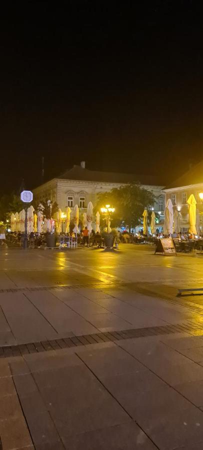 Ales Apartman Sombor Buitenkant foto