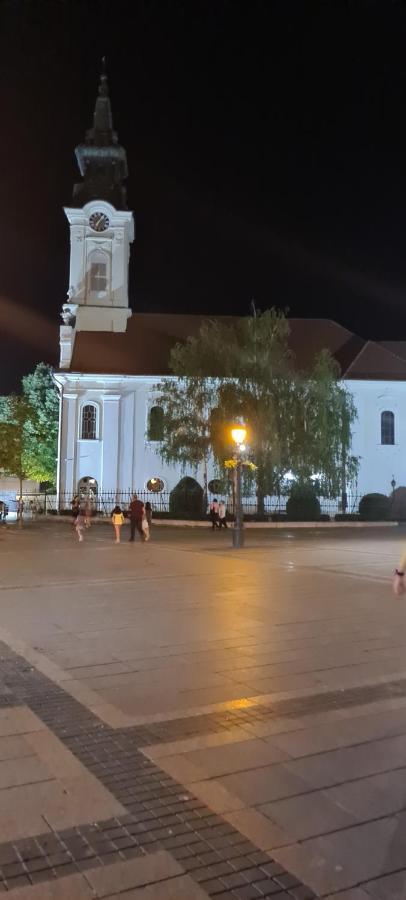 Ales Apartman Sombor Buitenkant foto